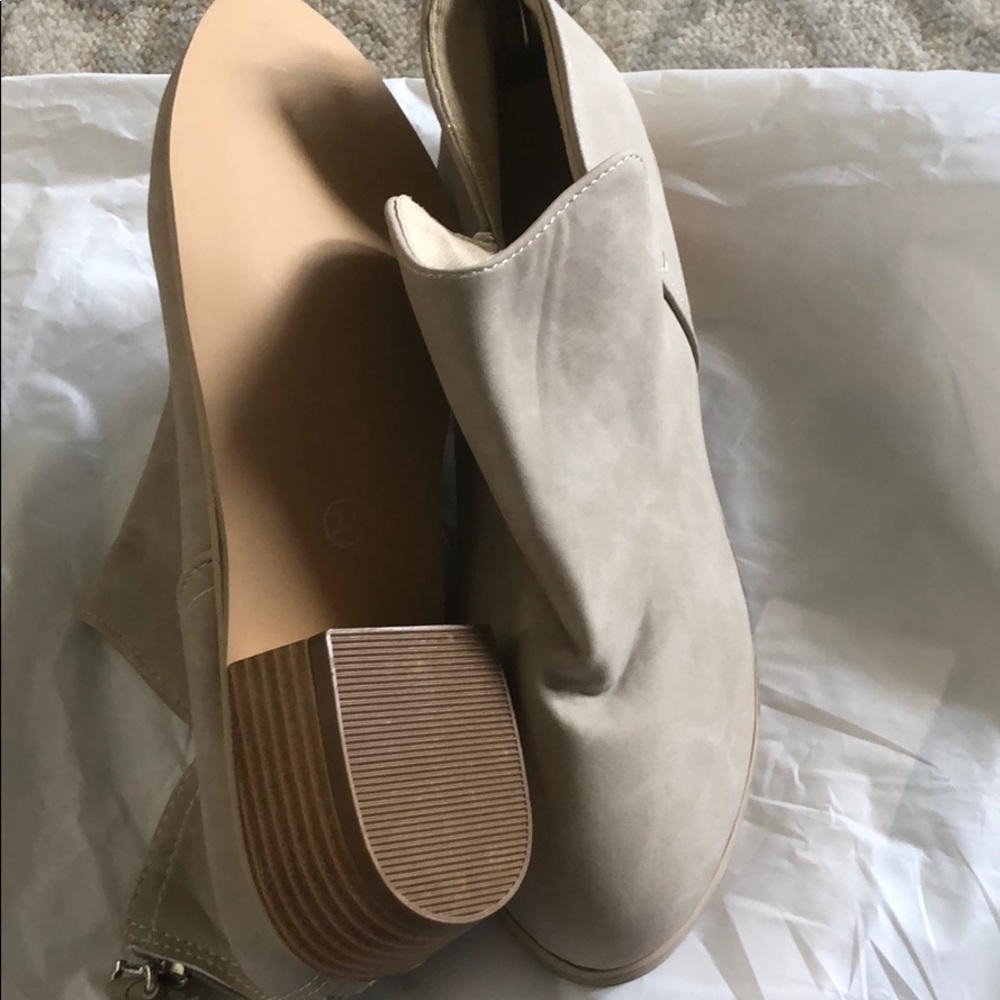 Shoes - Picture 3 of 3